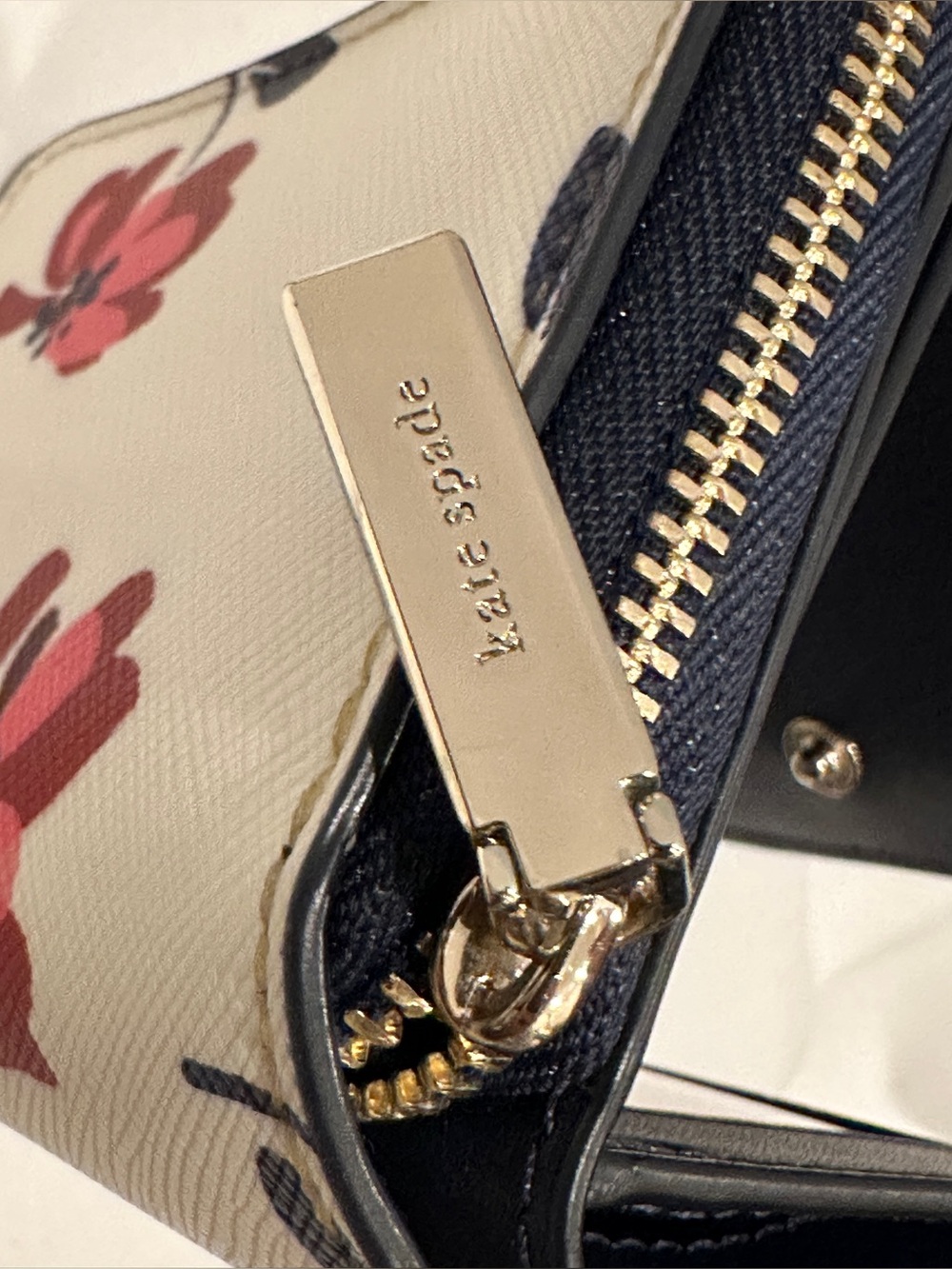 kate spade White Floral Zip Around Compact Wallet NWT&Box - Picture 6 of 16